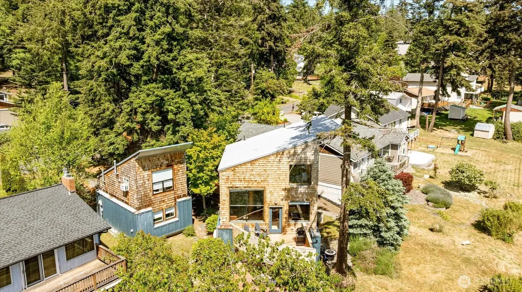 1060 Halsey Drive Coupeville WA 98239