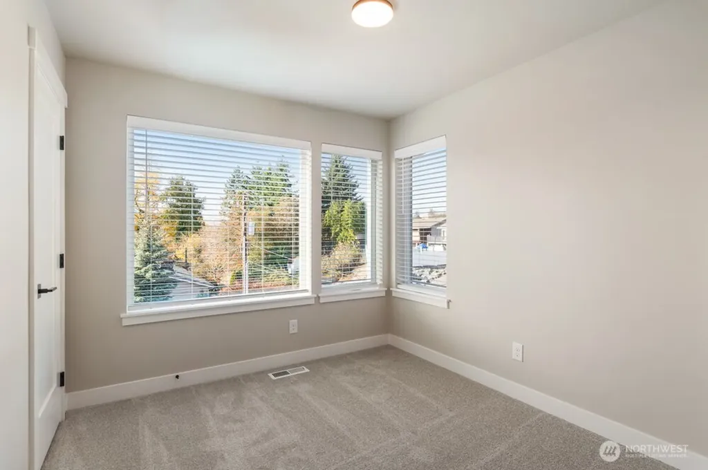 12814 66th Avenue S Seattle WA 98178