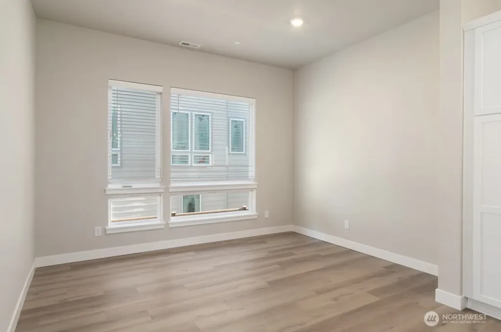 12814 66th Avenue S Seattle WA 98178