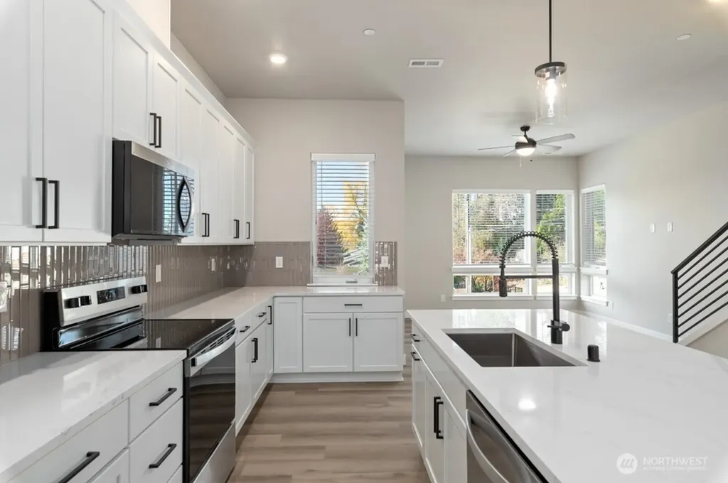 12814 66th Avenue S Seattle WA 98178