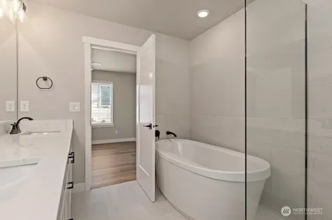 12814 66th Avenue S Seattle WA 98178