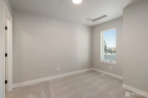 12814 66th Avenue S Seattle WA 98178