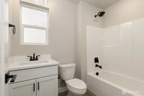 12814 66th Avenue S Seattle WA 98178