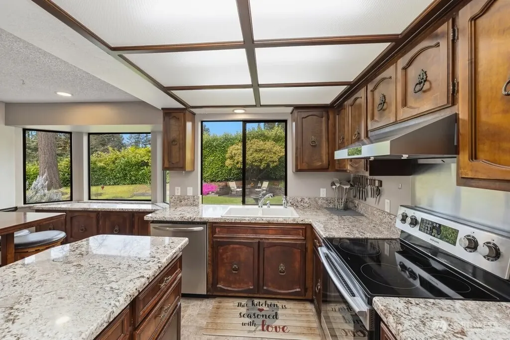 6423 76th Street Ct W Lakewood WA 98499