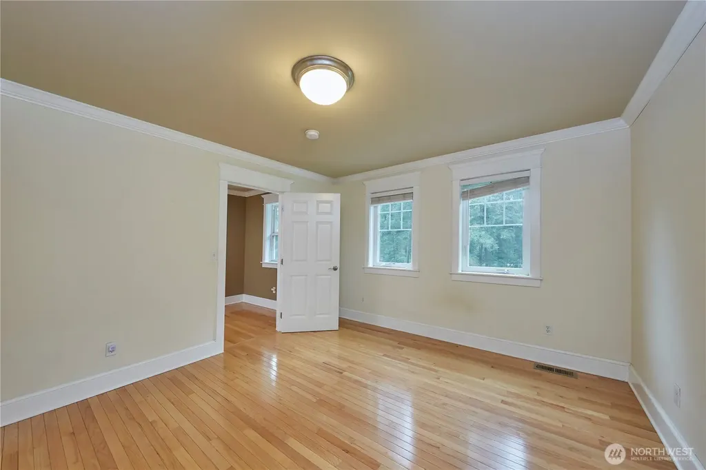 4909 SW Old Clifton Road Port Orchard WA 98367