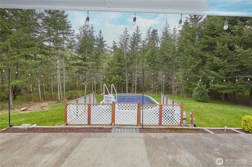 4909 SW Old Clifton Road Port Orchard WA 98367