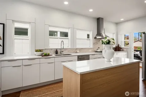 5023 SW Prince Street Seattle WA 98116