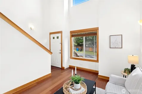 9219 Stone Avenue N Seattle WA 98103