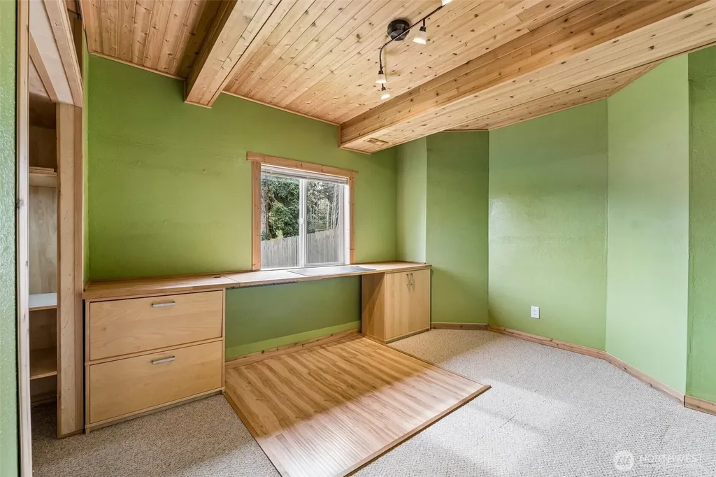 1929 19th Avenue Ct SE Puyallup WA 98372