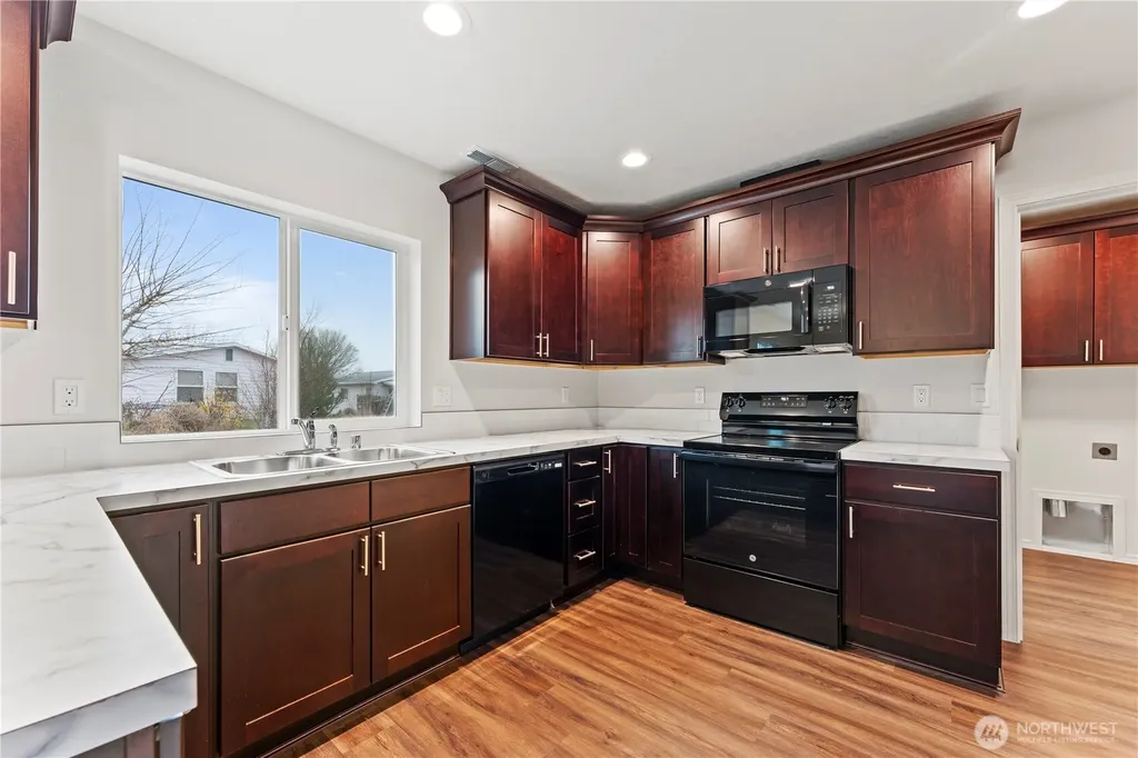 103 Poplar Street Royal City WA 99357