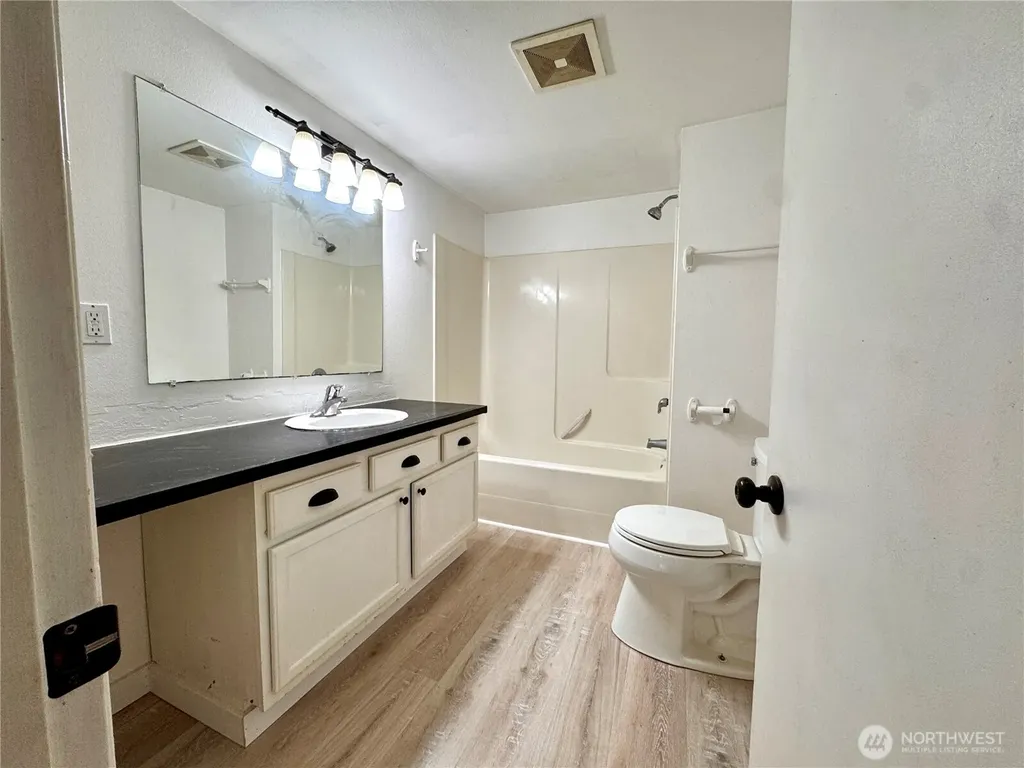 1409 Railroad Avenue Shelton WA 98584