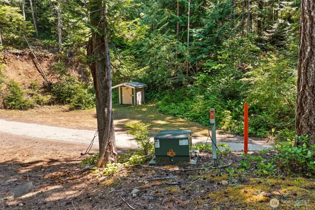 5154 N Lake Cushman Road Hoodsport WA 98548