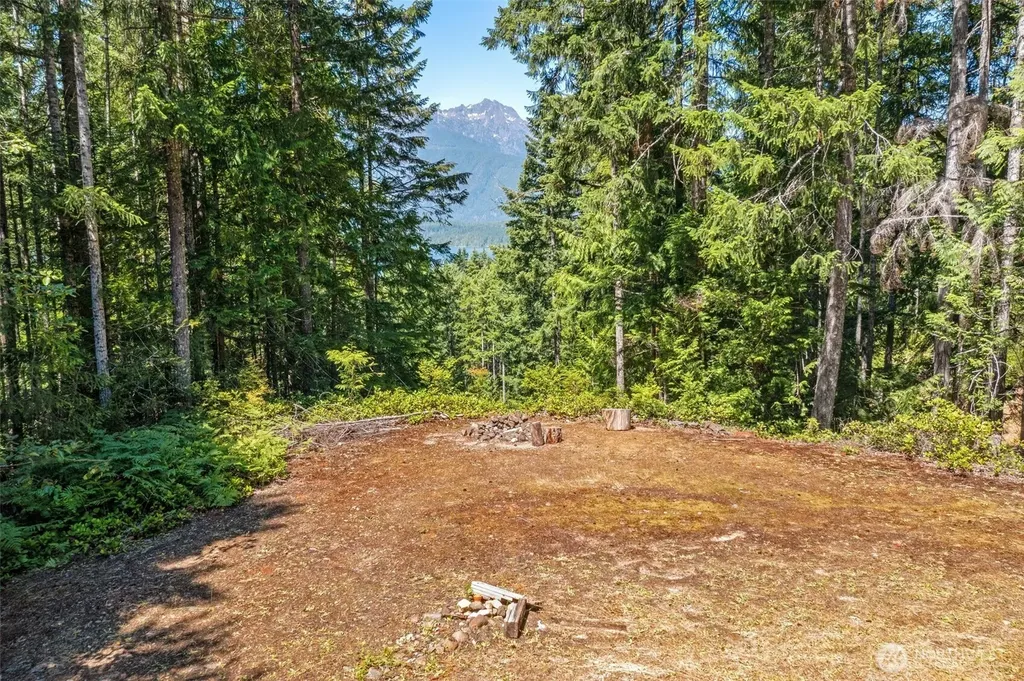 5154 N Lake Cushman Road Hoodsport WA 98548