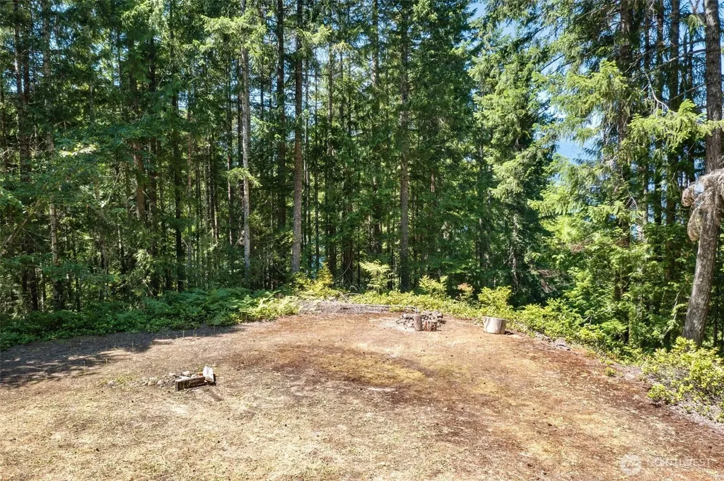 5154 N Lake Cushman Road Hoodsport WA 98548