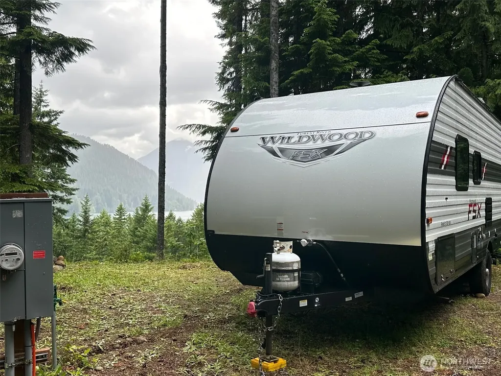 5156 N Lake Cushman Road Hoodsport WA 98548