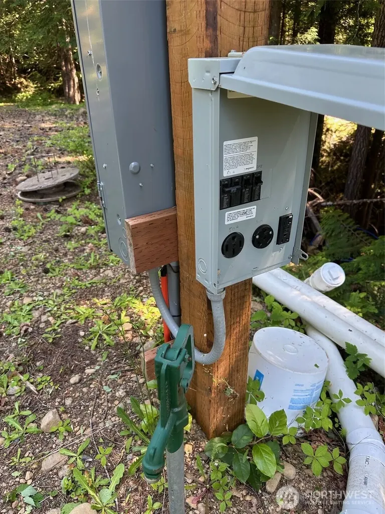 5156 N Lake Cushman Road Hoodsport WA 98548