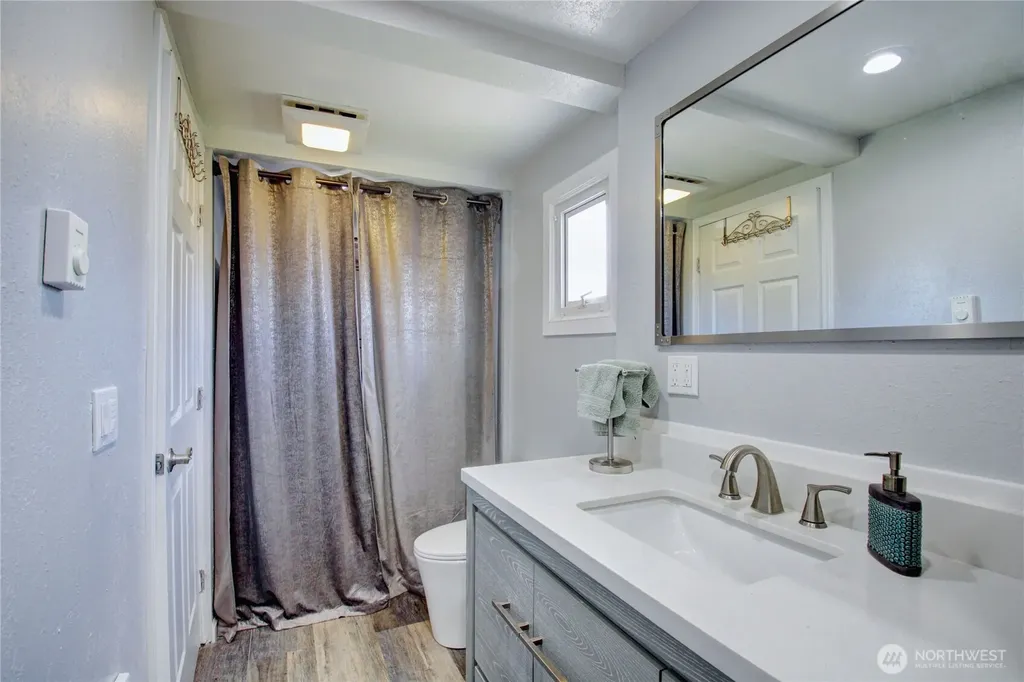818 Serene View Road Camano Island WA 98282