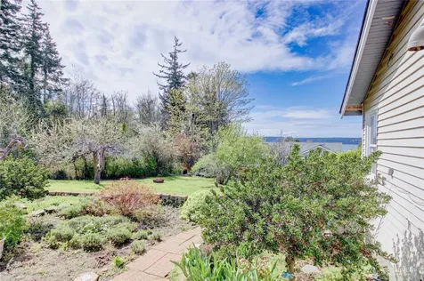 818 Serene View Road Camano Island WA 98282