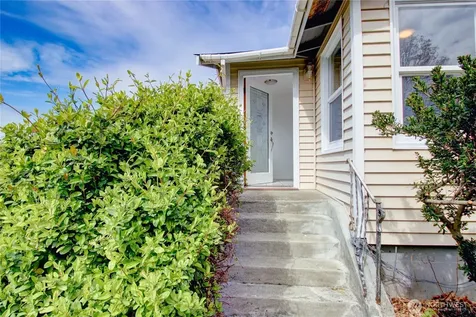 818 Serene View Road Camano Island WA 98282