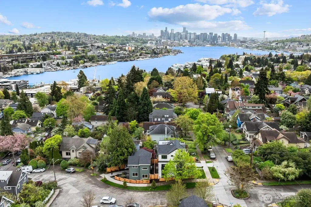 2509 N 42nd Street Seattle WA 98103