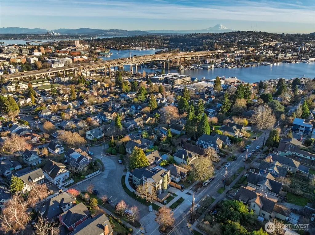 2509 N 42nd Street Seattle WA 98103