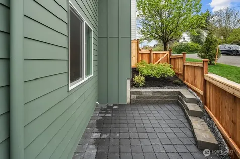 2509 N 42nd Street Seattle WA 98103