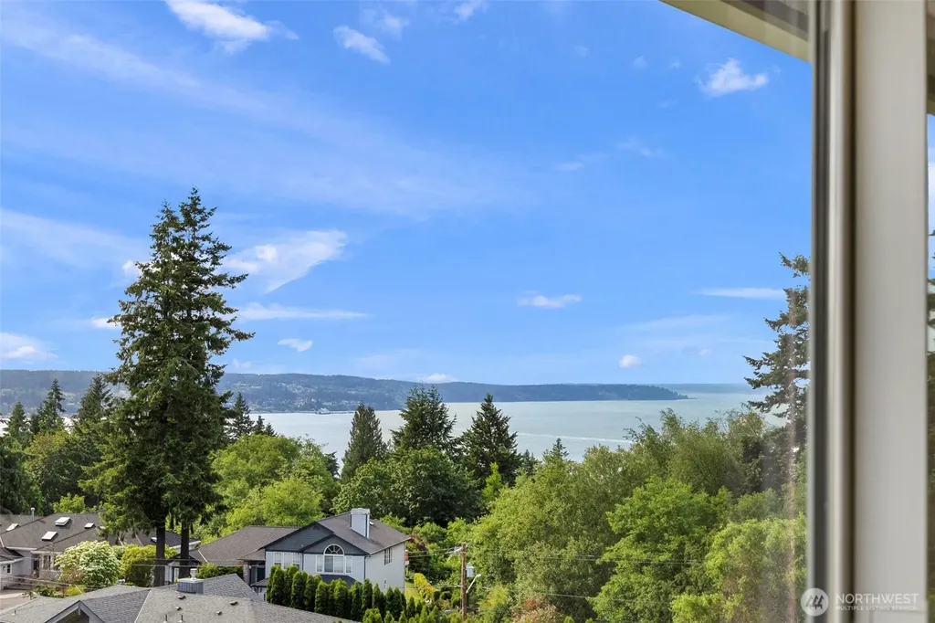 1229 Crownmill Avenue Mukilteo WA 98275