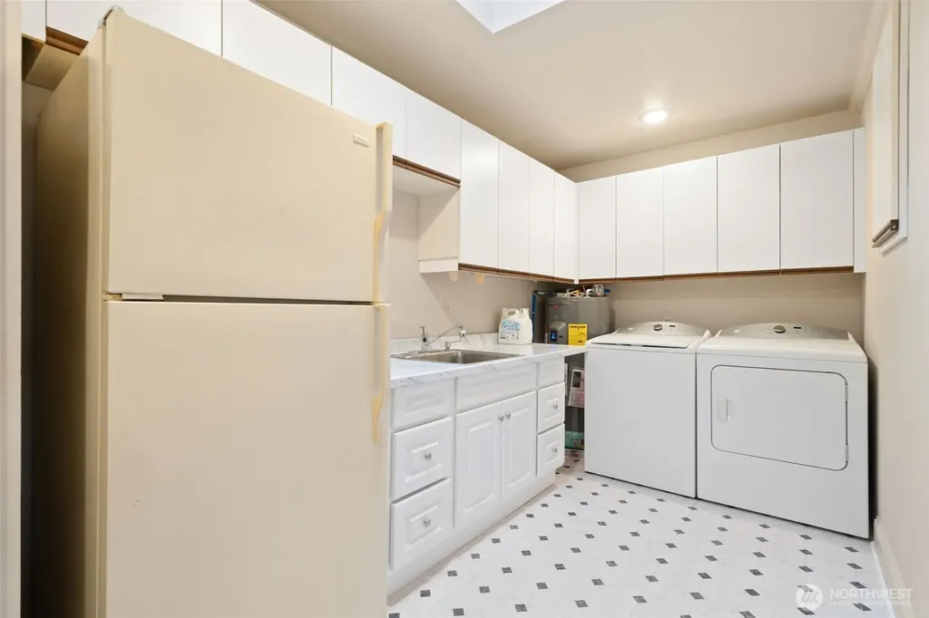 16631 E State Route 106 Belfair WA 98528