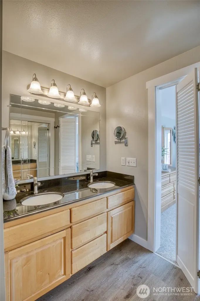 91 Hogan Road Hoquiam WA 98550