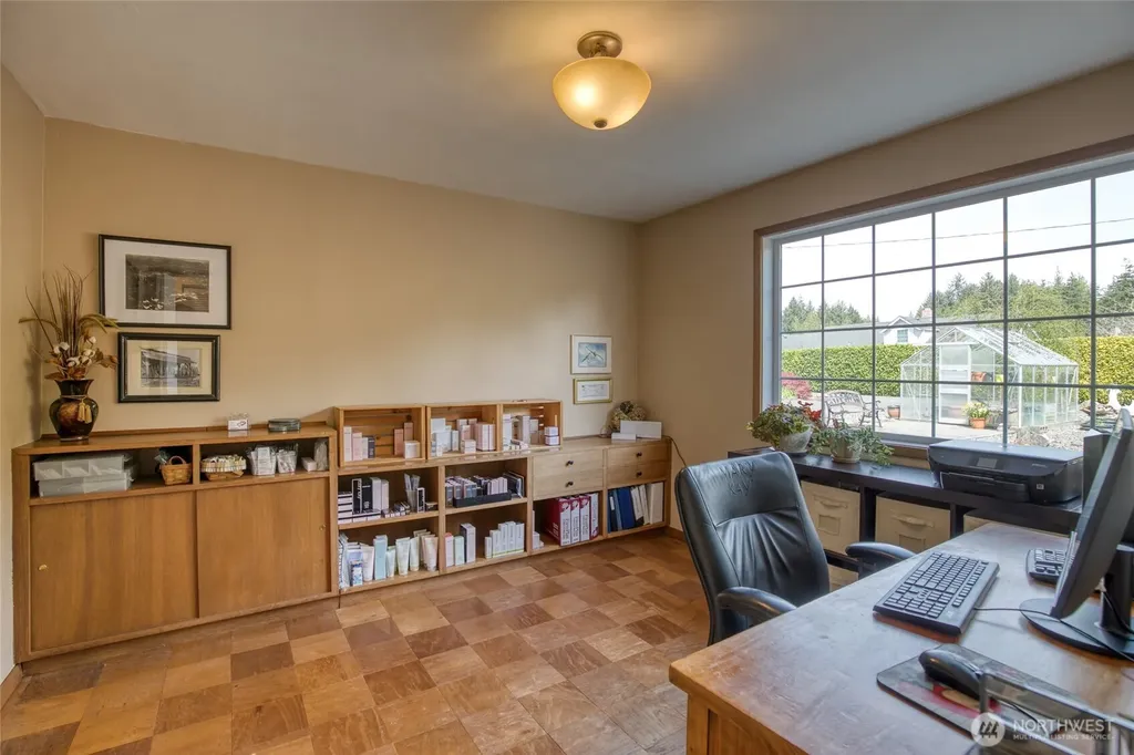 91 Hogan Road Hoquiam WA 98550