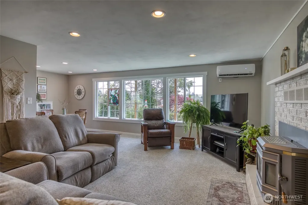 91 Hogan Road Hoquiam WA 98550