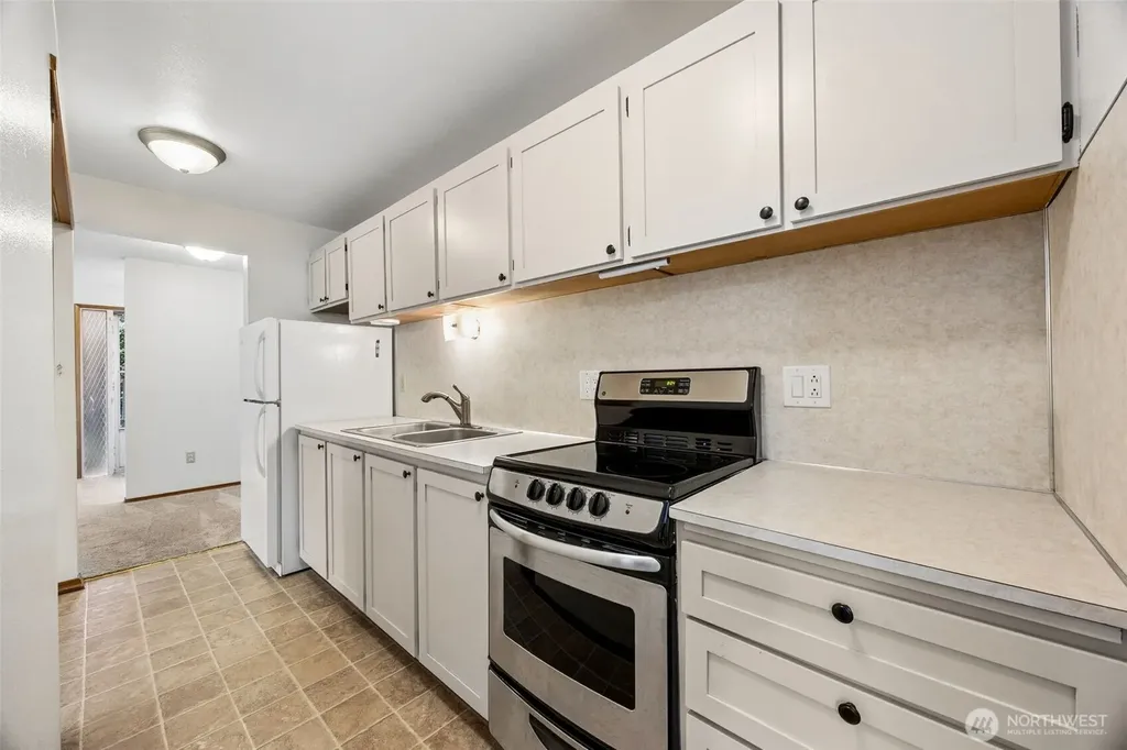 319 7th Place SE Puyallup WA 98372
