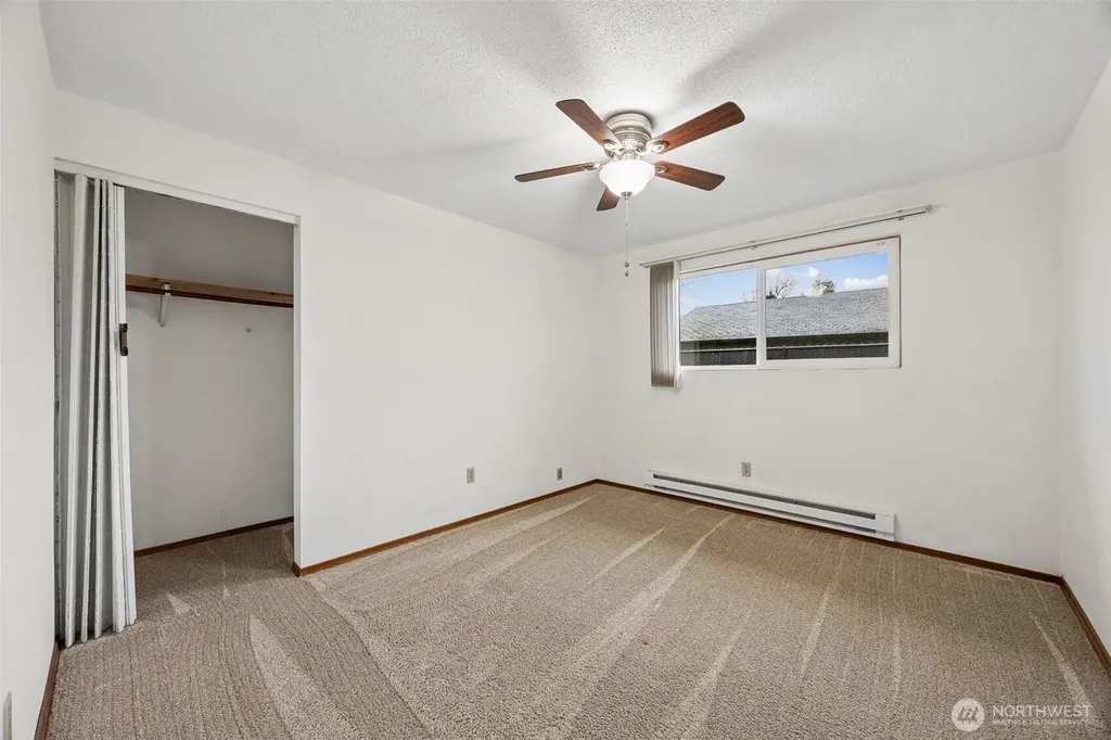 319 7th Place SE Puyallup WA 98372