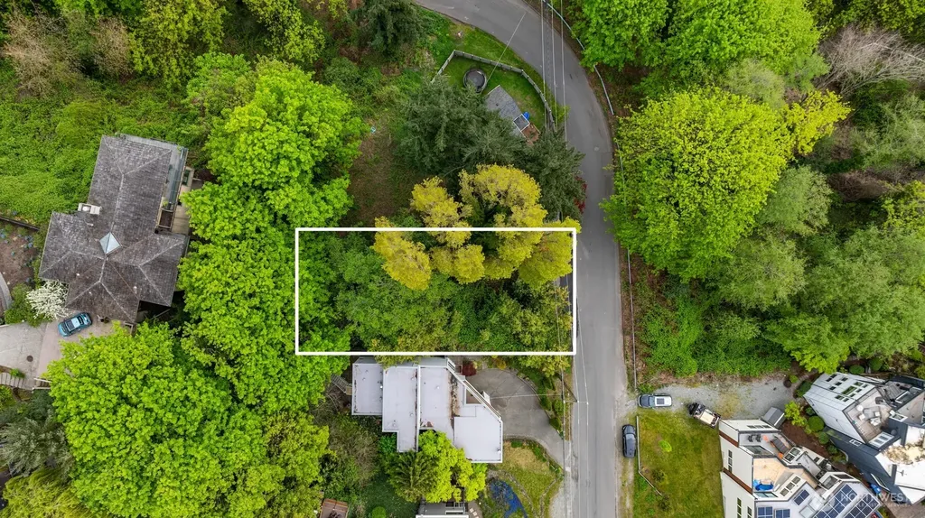 1601 Ferry Avenue SW Seattle WA 98116