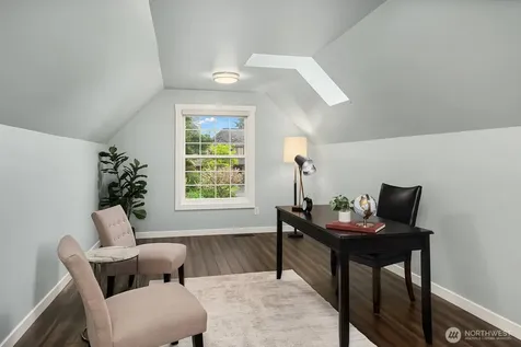 14314 NE 10th Place Bellevue WA 98007