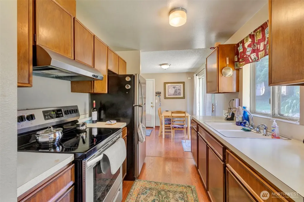 6506 103rd Street E Puyallup WA 98373