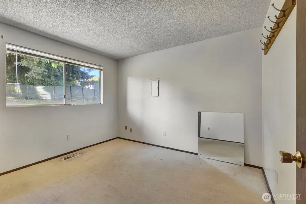 6506 103rd Street E Puyallup WA 98373