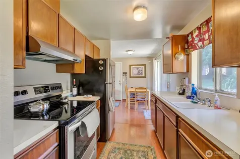 6506 103rd Street E Puyallup WA 98373