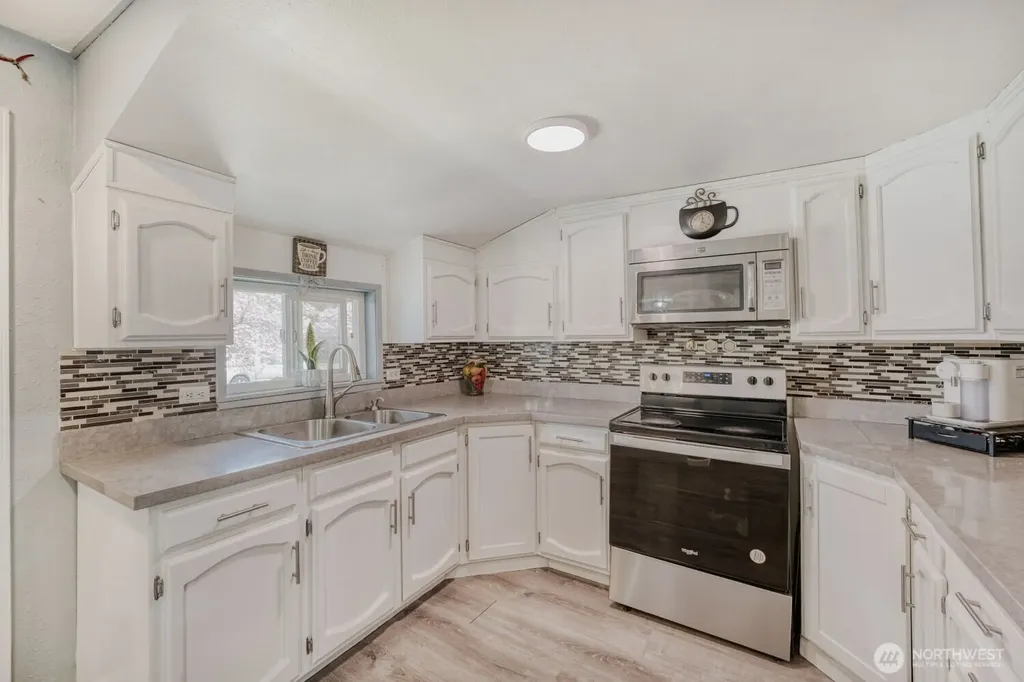 908 9th Street NE Auburn WA 98002