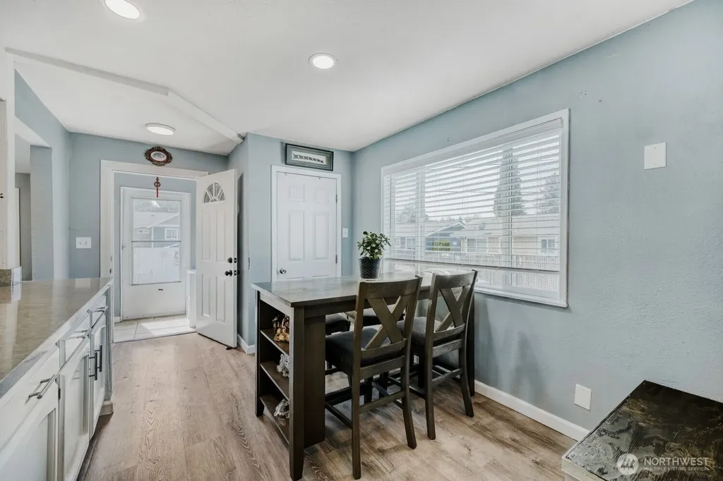 908 9th Street NE Auburn WA 98002