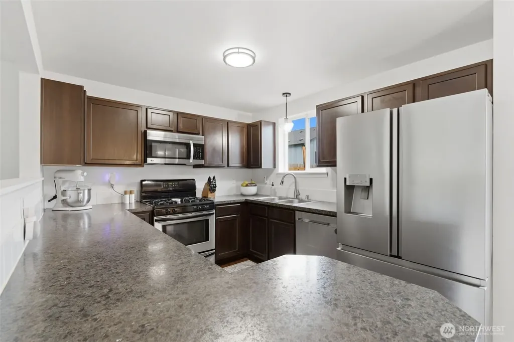 1276 SE Casandra Loop Port Orchard WA 98366