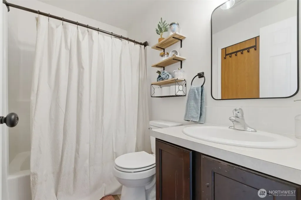 1276 SE Casandra Loop Port Orchard WA 98366