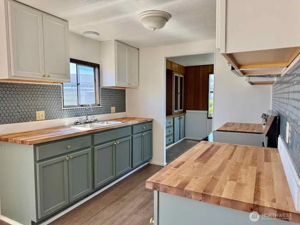 20 Meander Way Aberdeen WA 98520