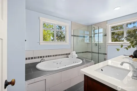 8304 54th Avenue S Seattle WA 98118
