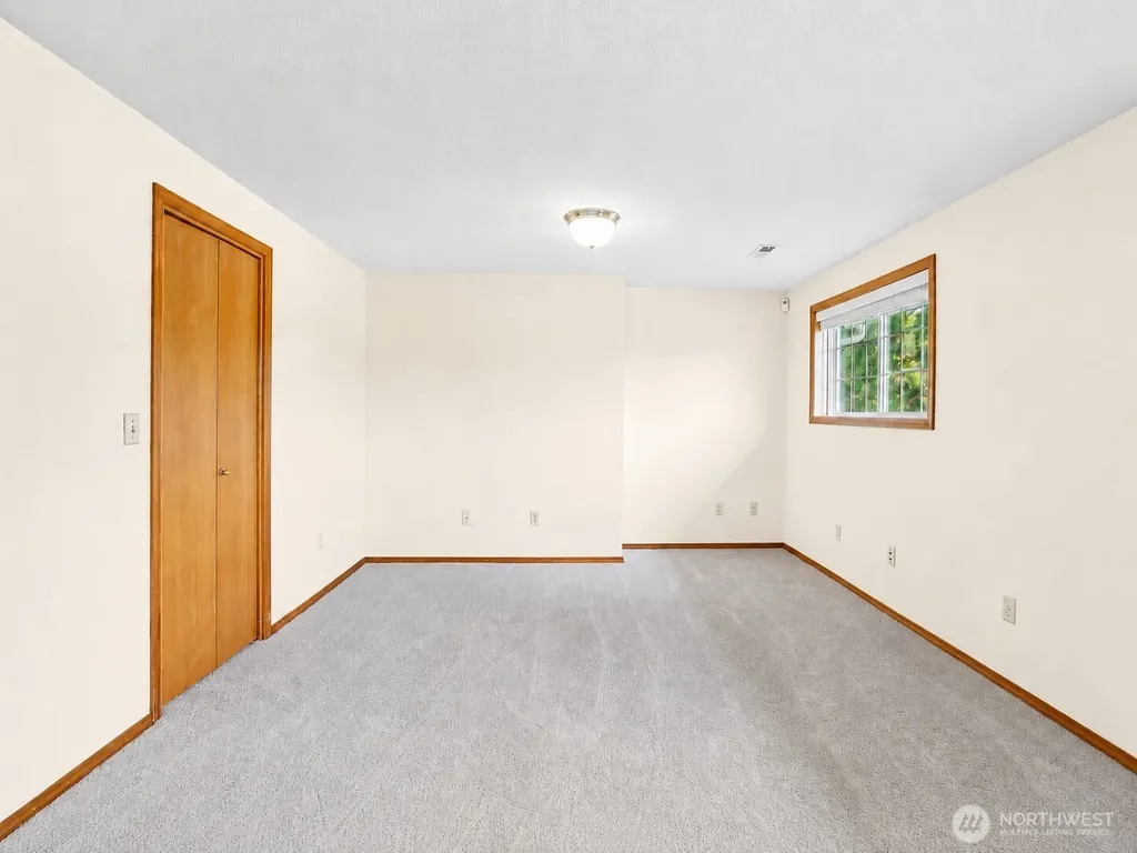 11309 NW 8th Court Vancouver WA 98685