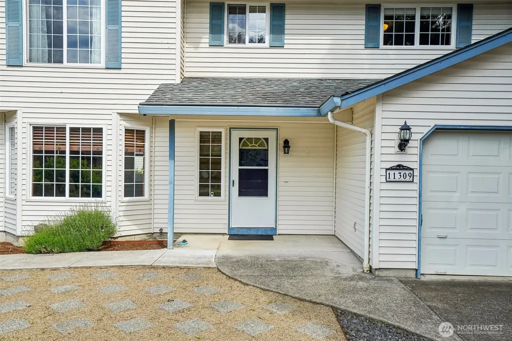 11309 NW 8th Court Vancouver WA 98685