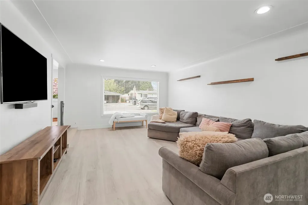 317 Laurelhurst Drive SE Tumwater WA 98501