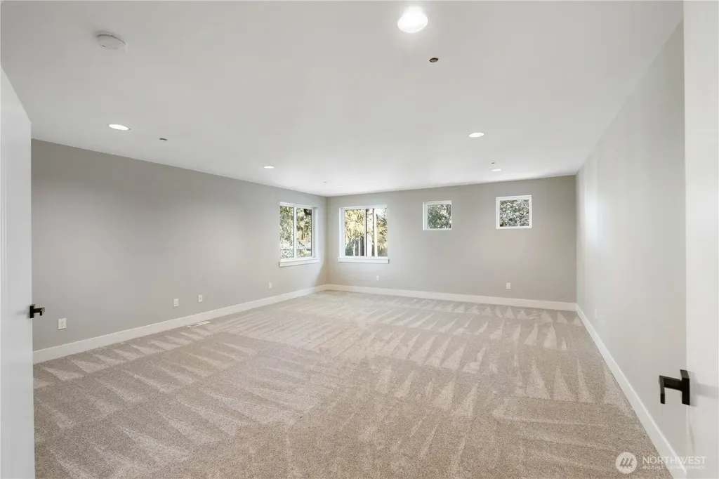 6598 Vandermark Road E Bonney Lake WA 98391