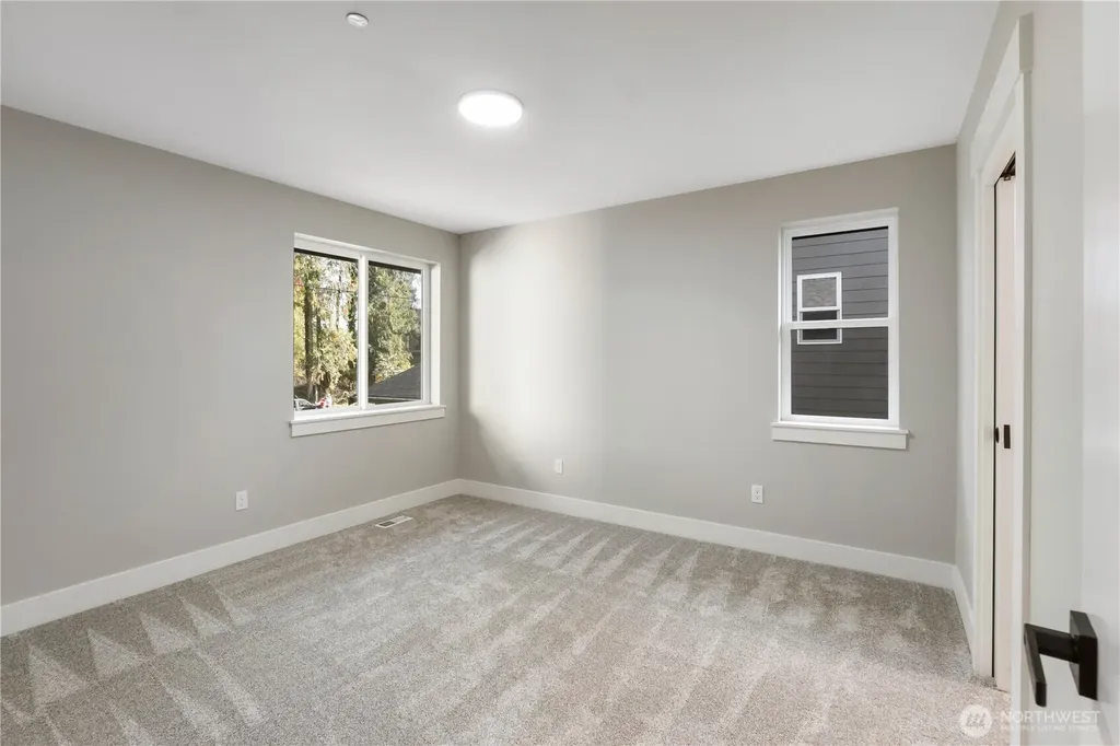 6598 Vandermark Road E Bonney Lake WA 98391