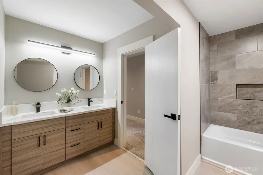 6598 Vandermark Road E Bonney Lake WA 98391